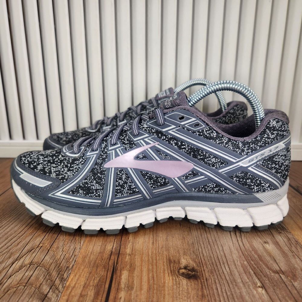 Brooks GTS 17 Women Sz 9.5 Gray Black Gym Low Shoes Sneakers Running 1202311B026 - Picture 3 of 10